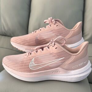 Nike Air Winflo 9 Pink Oxford Women's running shoes size 7.5 - Brand New